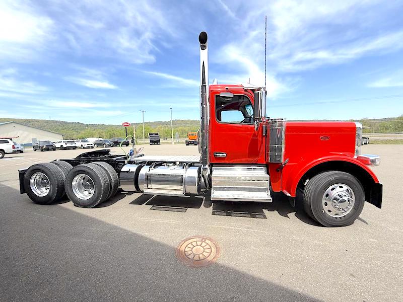 2025 PETERBILT 589
