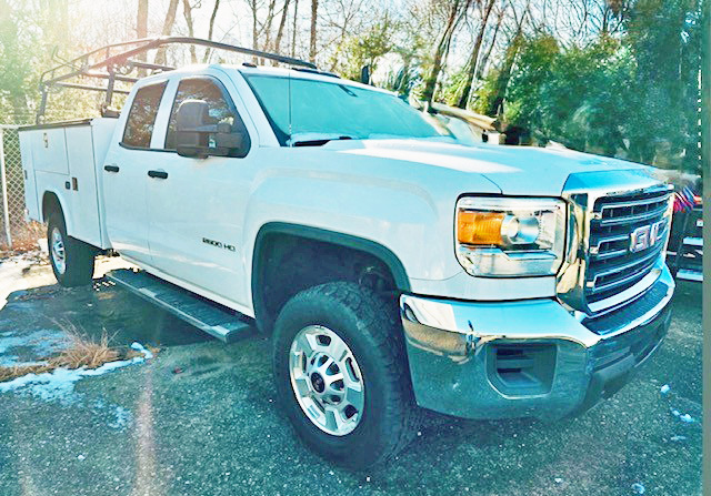 2015 GMC 2500 DOUBLE CAB 4X4 8’ UTILITY