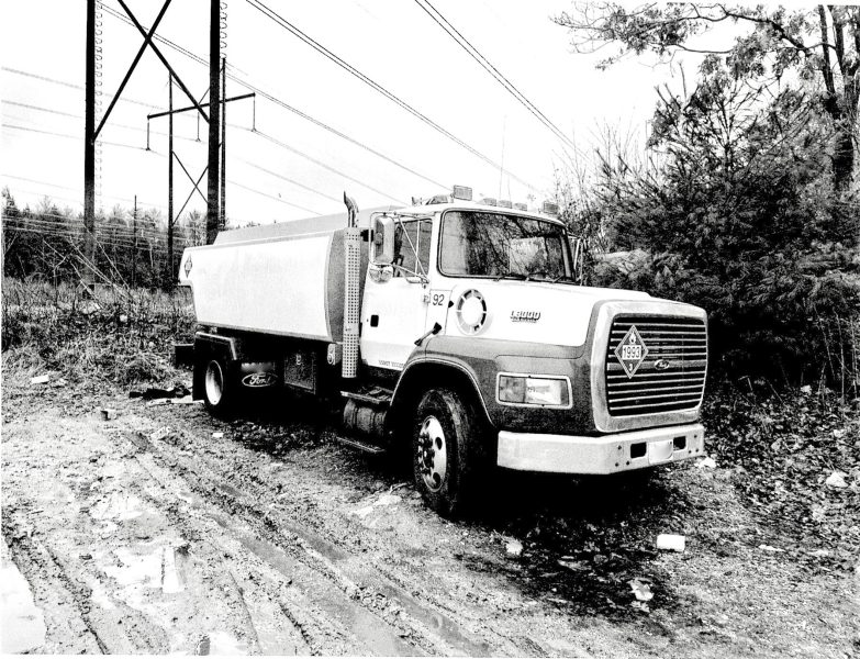 1995 FORD L8000
