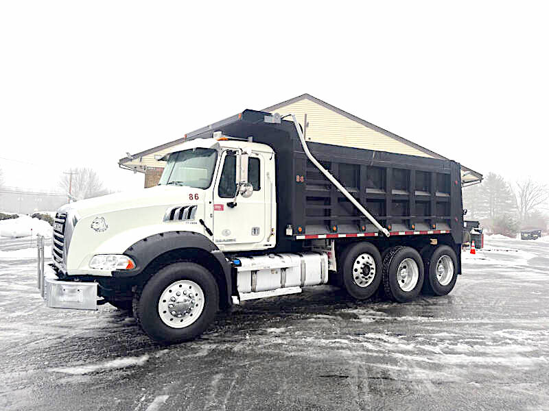 2016 MACK GU813