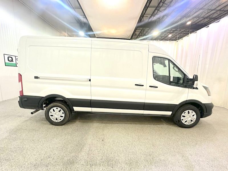 2025 FORD T250 CARGO VAN