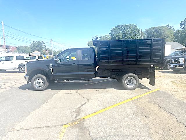 2025 FORD F350 LANDSCAPER