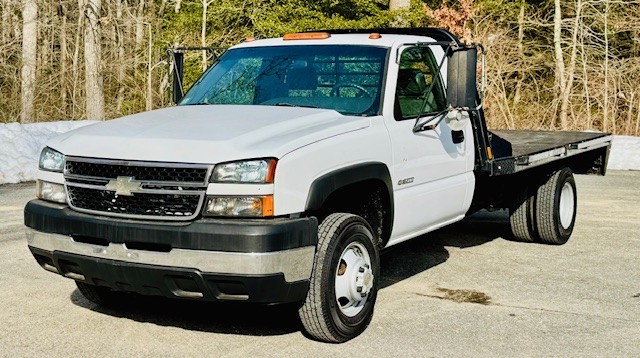 2006 CHEVROLET 3500 RWD W/NEW 12’ CM FLATBED 2006 CHEVROLET 3500 RWD W/NEW 12’ CM FLATBED