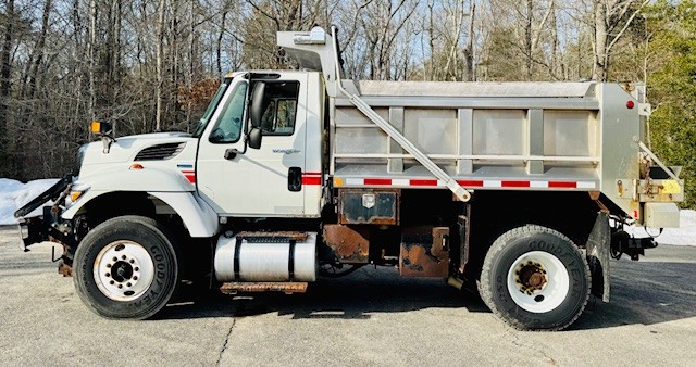 2009 INTERNATIONAL DUMP 2009 INTERNATIONAL DUMP