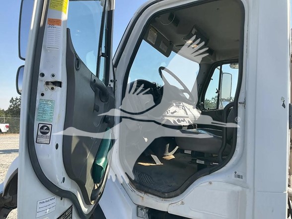 2008-FREIGHTLINER-BUSINESS-CLASS-M2-106-stk336746-4 2008-FREIGHTLINER-BUSINESS-CLASS-M2-106-stk336746-4