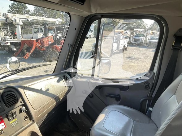 2008-FREIGHTLINER-BUSINESS-CLASS-M2-106-stk336746-5 2008-FREIGHTLINER-BUSINESS-CLASS-M2-106-stk336746-5