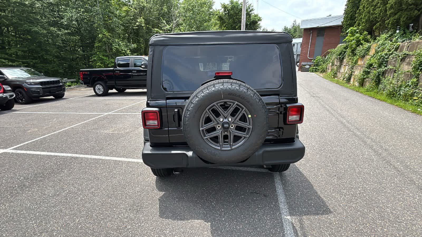 2025-Jeep-Wrangler-250255-3 2025-Jeep-Wrangler-250255-3
