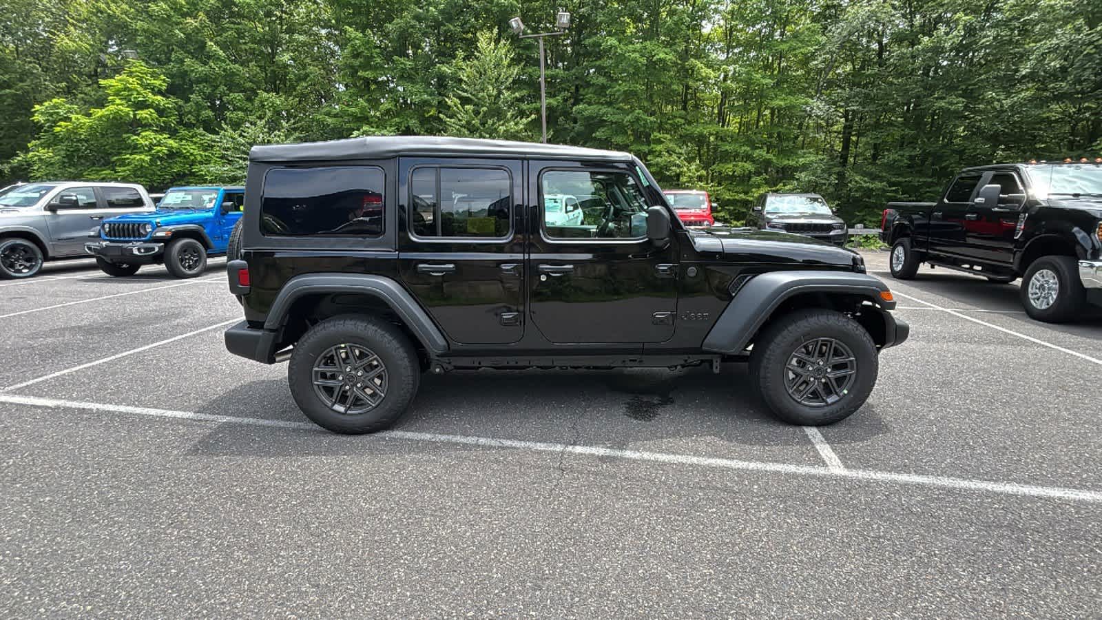 2025-Jeep-Wrangler-250255-5 2025-Jeep-Wrangler-250255-5