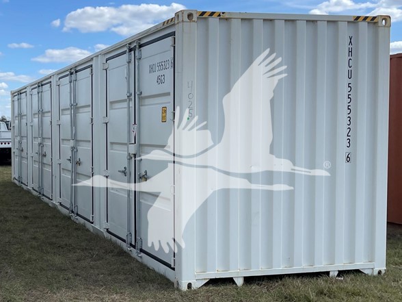 40 FT SHIPPING CONTAINERS M5572