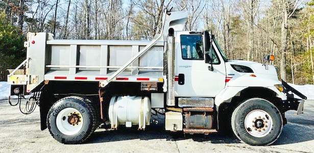 2009 INTERNATIONAL DUMP