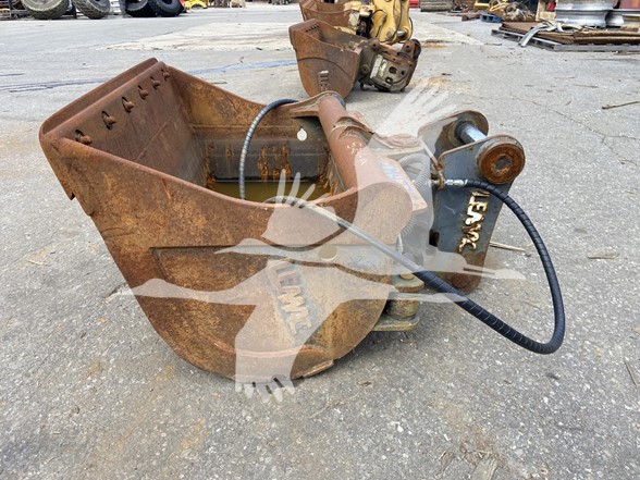 Ditch Cleaning LEMAC 36" HYD TILT CLEANUP BKT IM4774 Ditch Cleaning LEMAC 36" HYD TILT CLEANUP BKT IM4774