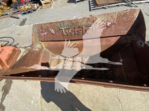 TWISTER-66-HYD-SCREEN-BKT-IM4760-2 TWISTER-66-HYD-SCREEN-BKT-IM4760-2