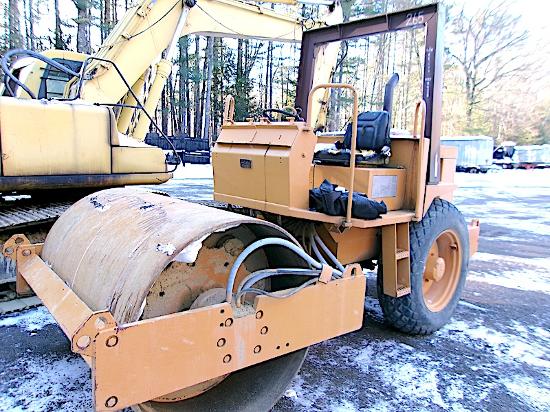 CASE W602D SINGLE DRUM VIBRATORY ROLLER