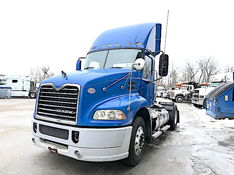 2015 MACK PINNACLE CXU612 DAY CAB