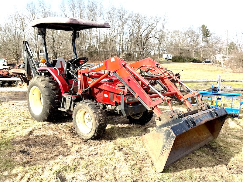 2005 CENTURY TRACTOR