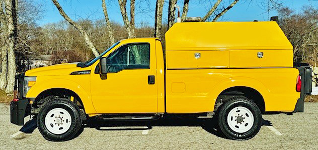 2015 FORD F350 SRW 4X4 SERVICE TRUCK W/POWER GATE.