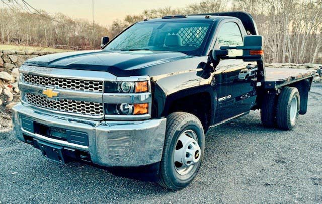 2019 CHEVY K3500 9’ FLATBED DRW 4X4