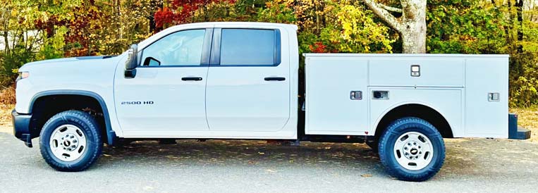 2022 CHEVY C2500 CREW CAB 8’ UTILITY