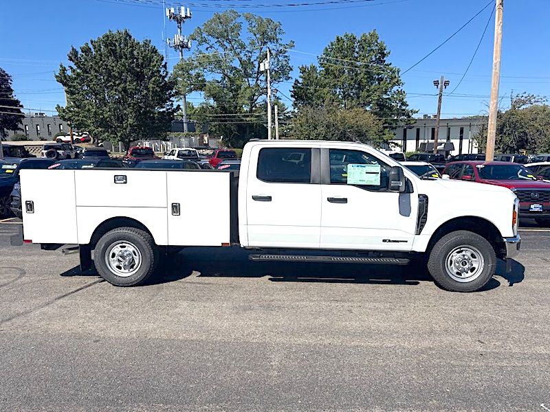 2025 FORD F350 CREW UTILITY