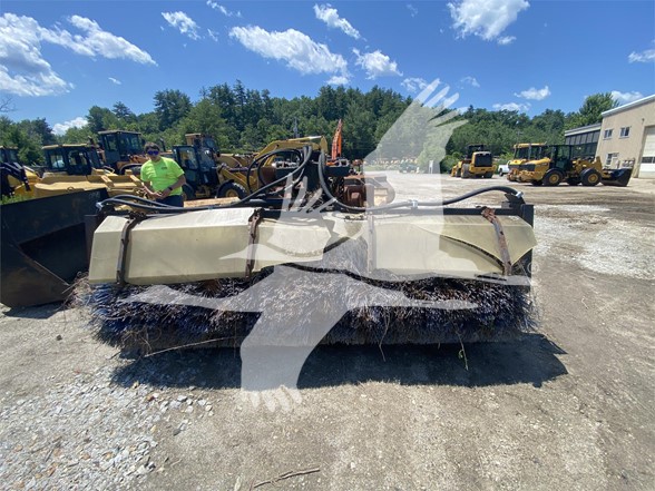 Sweeper CATERPILLAR 118″ BROOM IM4704