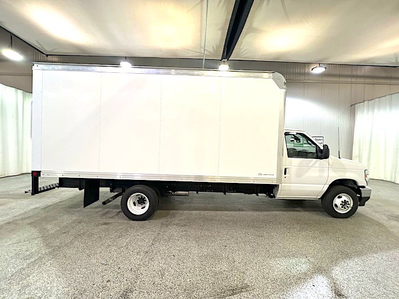 2026 FORD E450 FRIEGHT VAN