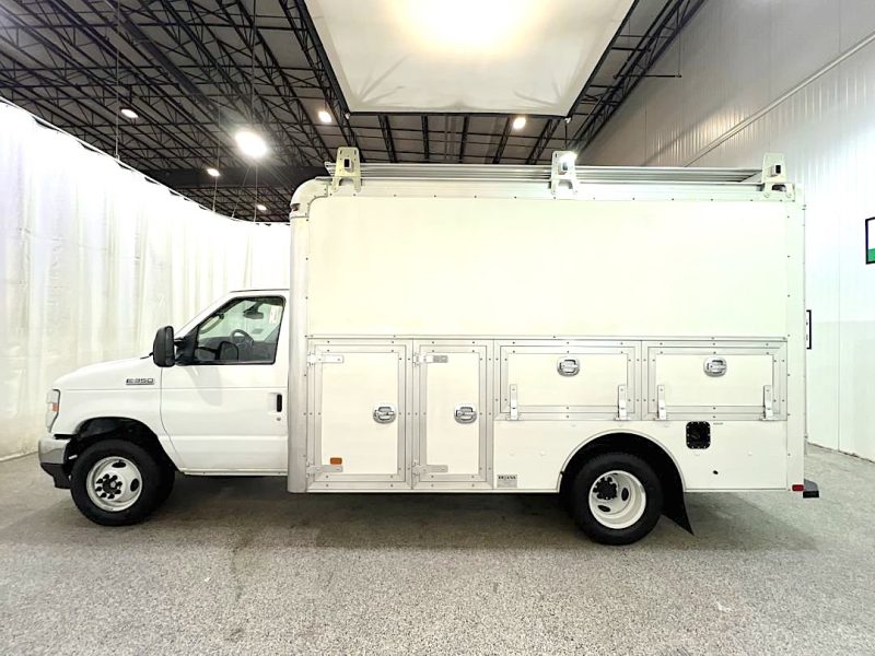 2026 FORD E350 UTILITY VAN.