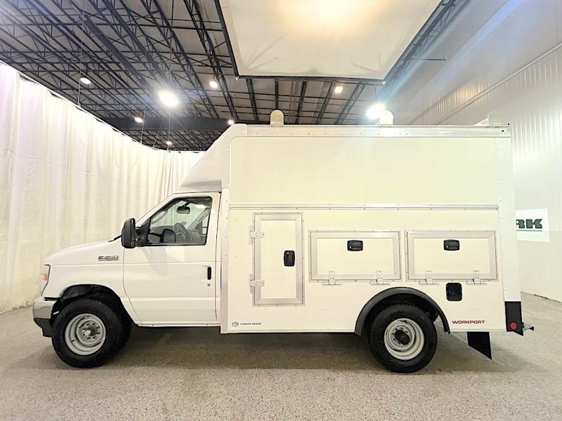 2026 FORD E350 UTILITY VAN