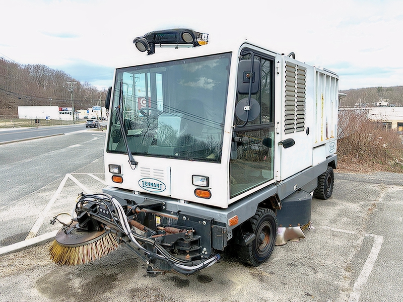 TENNANT SENTINEL MOBILE SWEEPER