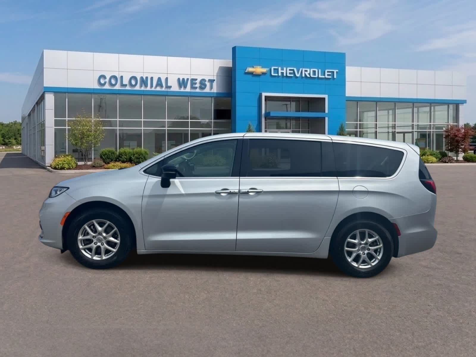 2024-Chrysler-Pacifica-stk5832-2 2024-Chrysler-Pacifica-stk5832-2