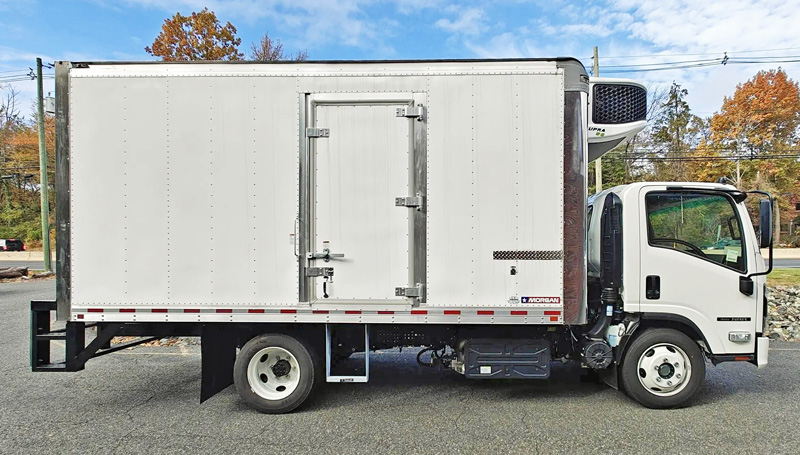 2025 ISUZU NRR REFRIGERATED VAN