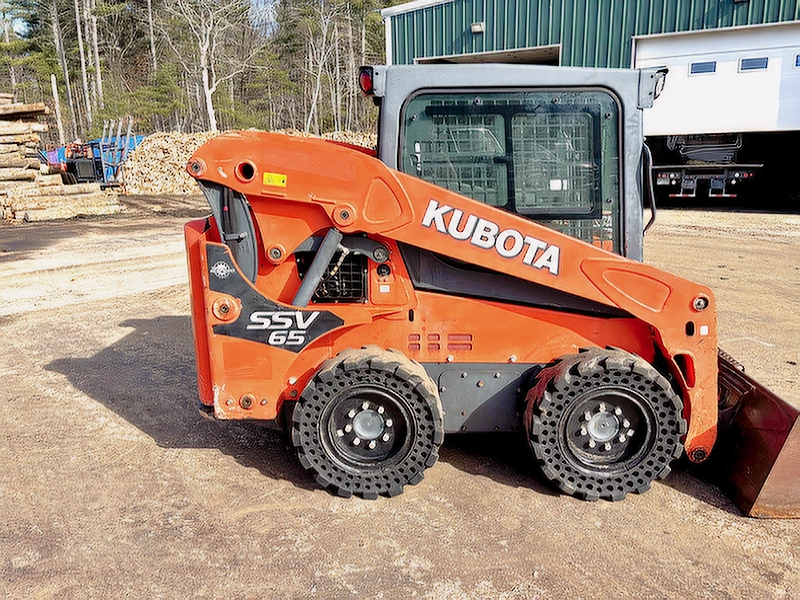 2016 KUBOTA SSV65 SKIDSTEER