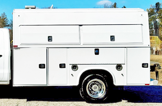 11’ KNAPHEIDE ENCLOSED UTILITY BODY