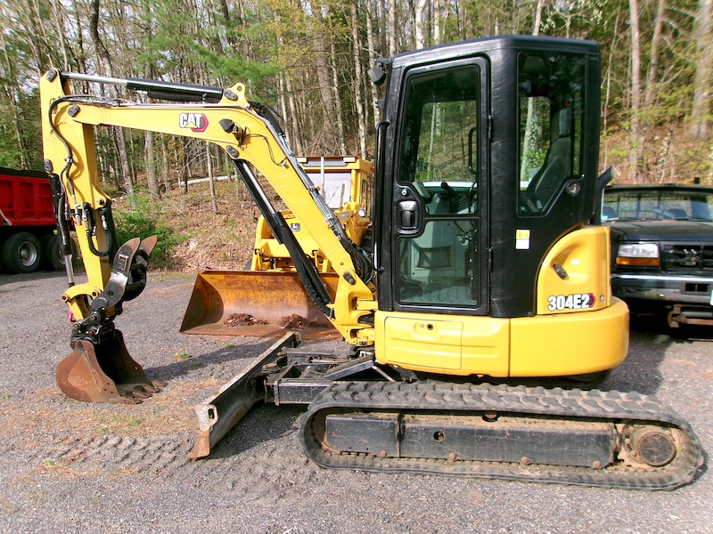 2021 CAT 304E HYDRAULIC EXCAVATOR