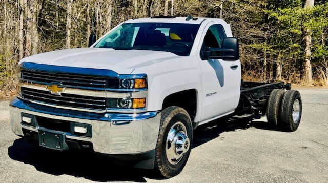 2015 CHEVY 3500 CAB & CHASSIS 2015 CHEVY 3500 CAB & CHASSIS