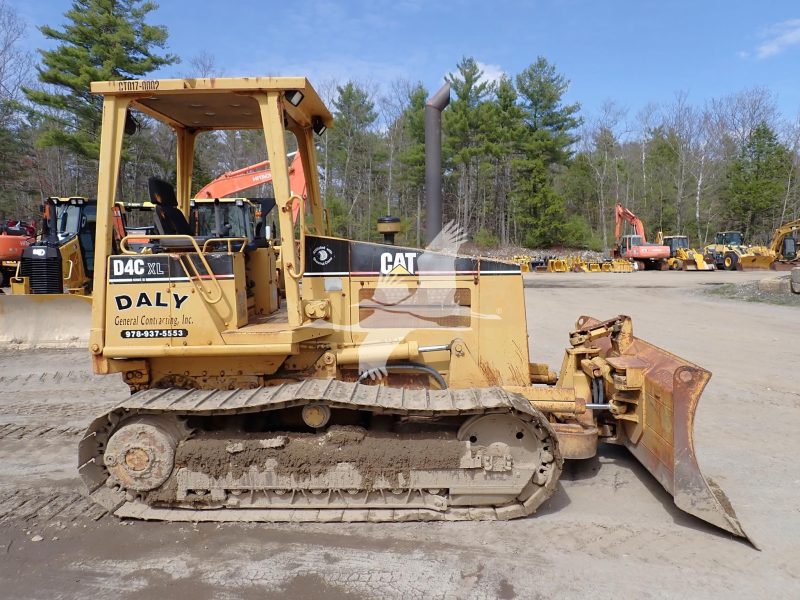 2000 CATERPILLAR D4C XL III DZ111 (SALE PENDING)