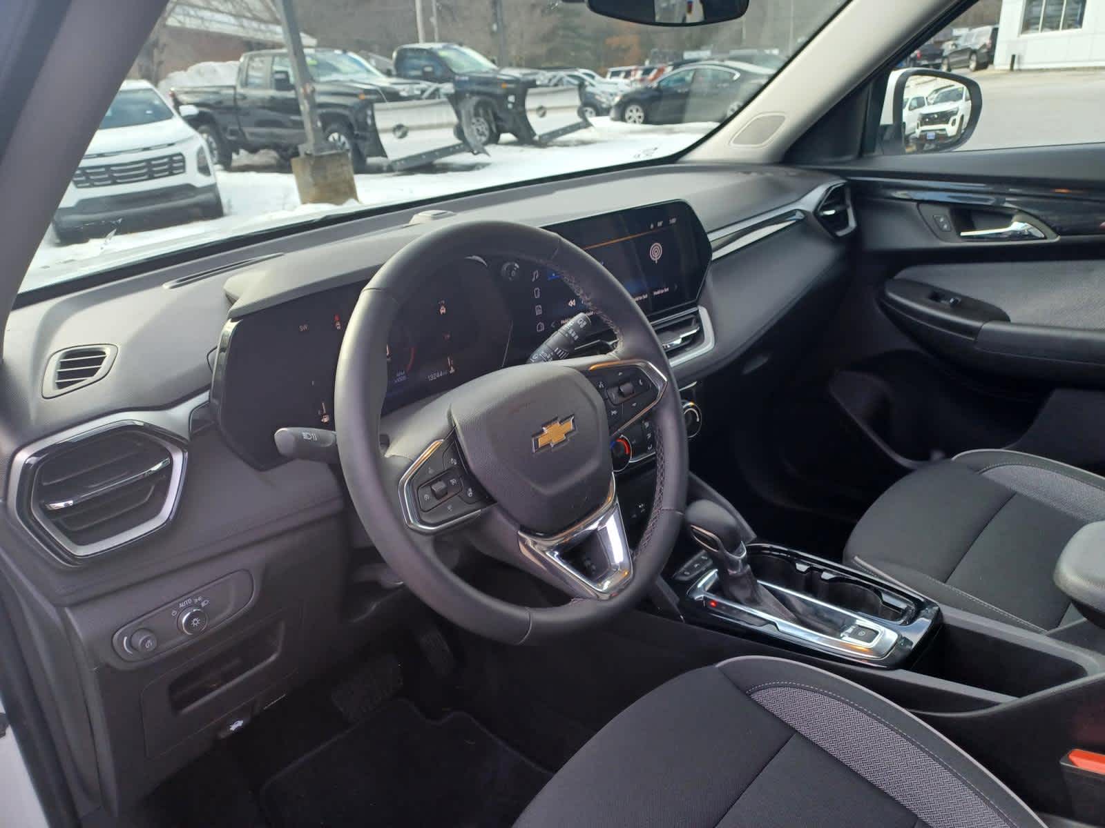2025-Chevrolet-Trailblazer-U3505-7 2025-Chevrolet-Trailblazer-U3505-7