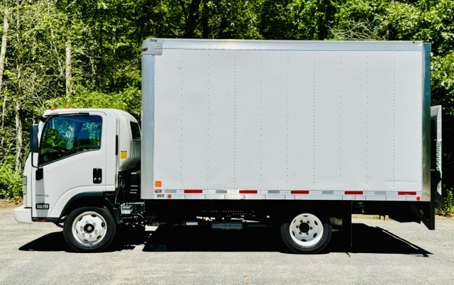2024 CHEVY 4500 14’ BOX W/POWER GATE 2024 CHEVY 4500 14’ BOX W/POWER GATE