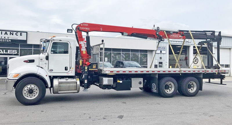 2022 PETERBILT 348 W/FASSI CRANE