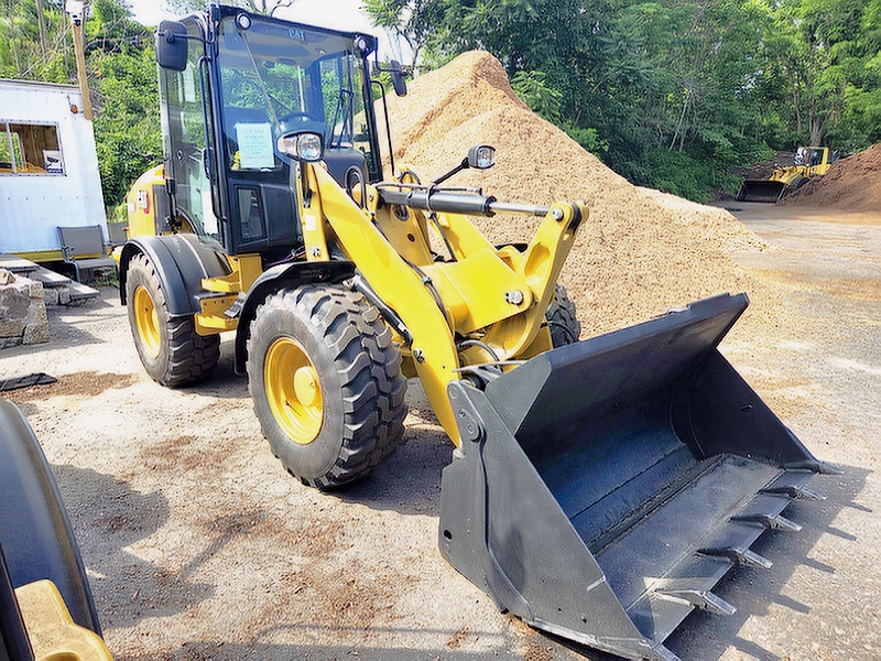 2022 CAT 908M