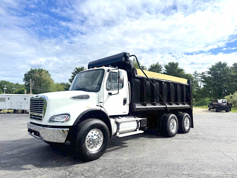 2005 Freightliner M-II