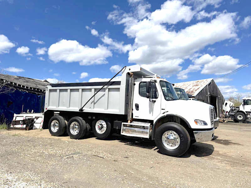 2008 FREIGHTLINER M2 TRI AXLE DUMP