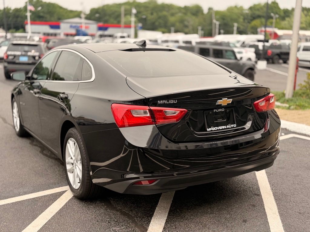 2017-Chevrolet-Malibu-stkFD3309-4 2017-Chevrolet-Malibu-stkFD3309-4