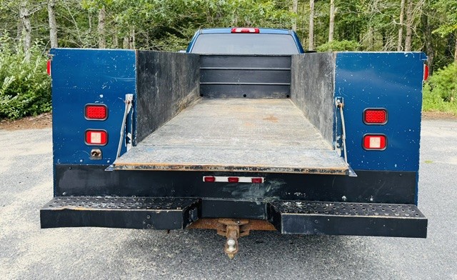 2015 GMC 3500 CREW CAB DRW 9’ UTILITY 4X4 2015 GMC 3500 CREW CAB DRW 9’ UTILITY 4X4
