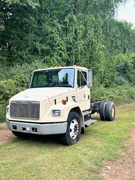 2000 FREIGHTLINER FL50 C&C.