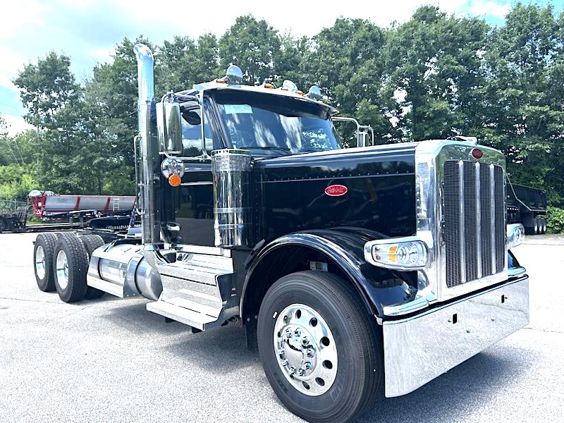 2027 PETERBILT 589