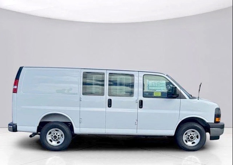2025 GMC 2500 CARGO VAN NEW