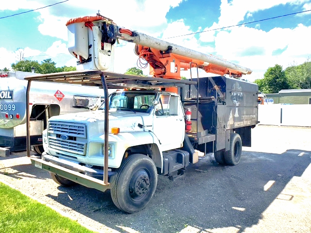 1990 FORD F800 BOOM TREE TRUCK