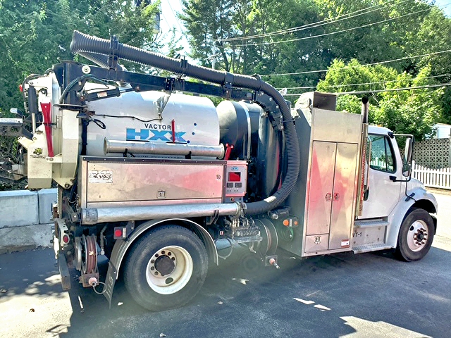 2020 FREIGHTLINER HYDRO EXCAVATOR  VAC TRUCK