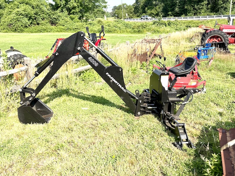 FARMTRAC 4009 Backhoe