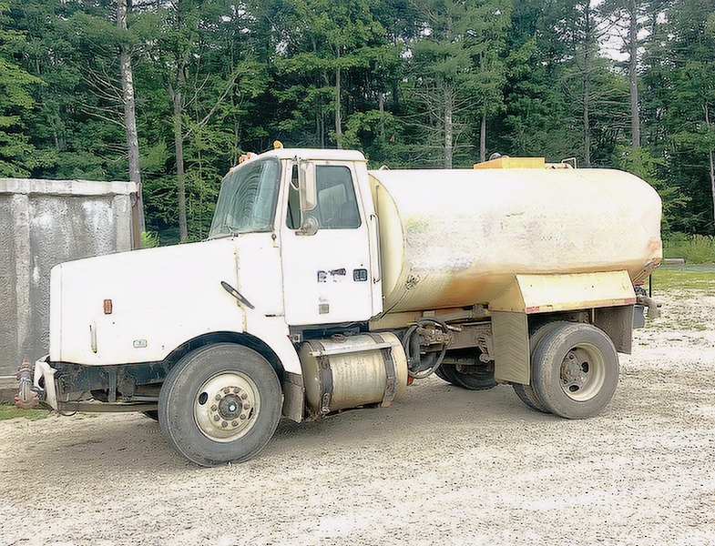 2002 VOLVO GM